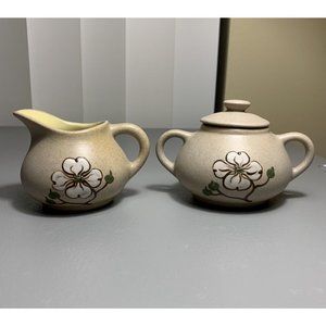 Pigeon Forge Pottery Creamer and Sugar Set Yellow & Beige Dogwood Flowers 2.5"